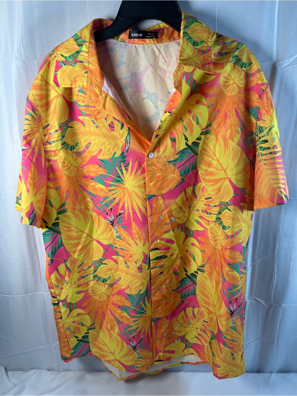 SHEIN Men’s Tropical Button-Down Shirt in Yellow & Pink
